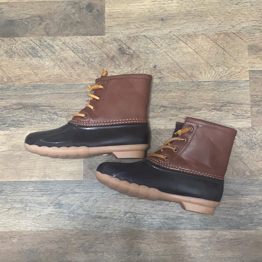 Women’s duck boots